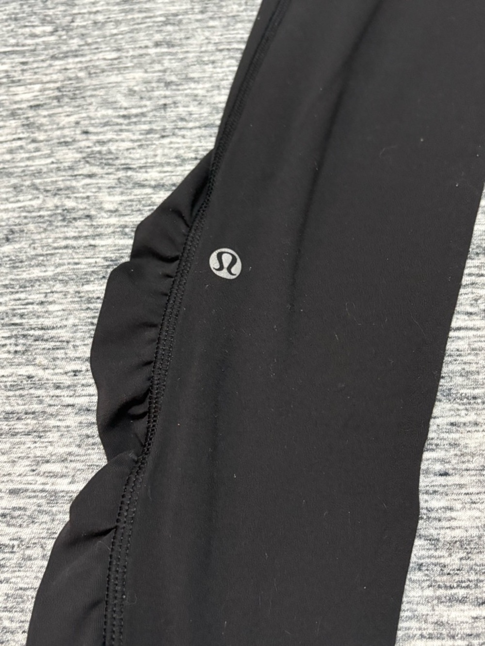 Lululemon Speed Tight Black with Ruffle Size 6 - Picture 6 of 8